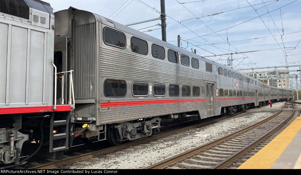 Caltrain 3850